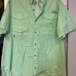 Columbia Men's Light Green Casual Button Down Shirt
